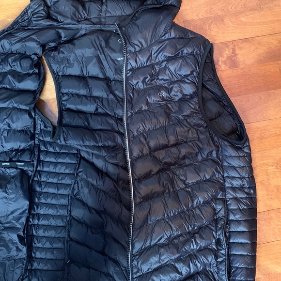 Black shiny puffer Calvin Klein sleeveless - Picture 4 of 6
